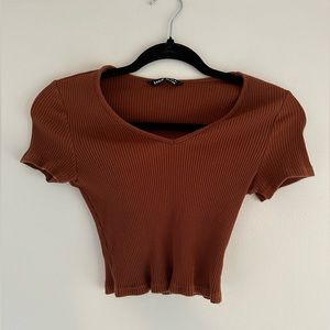 Ribbed brown cropped t shirt